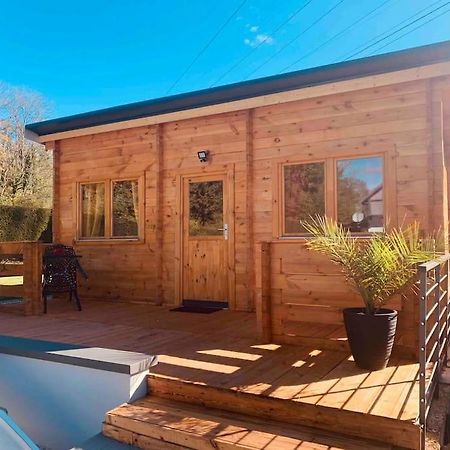 Chalet 2 Personnes Avec Jacuzzi Et Piscine Saisonniere Partagee Corcieux Buitenkant foto