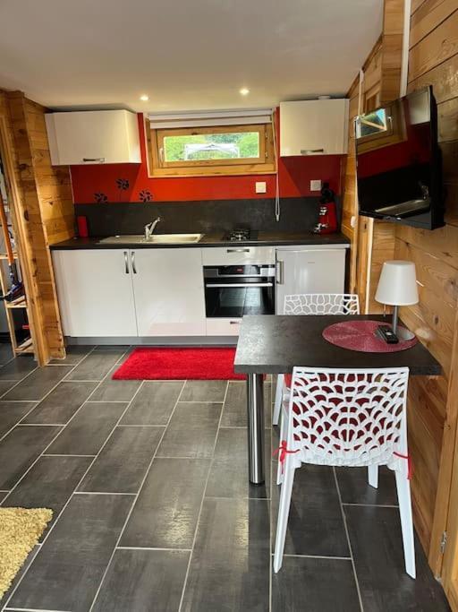 Chalet 2 Personnes Avec Jacuzzi Et Piscine Saisonniere Partagee Corcieux Buitenkant foto