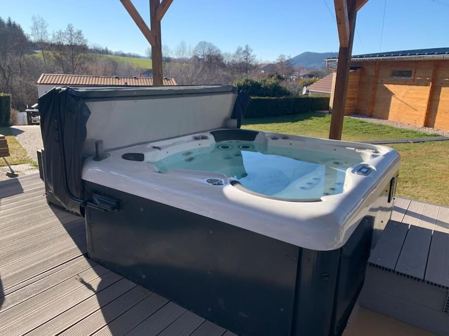 Chalet 2 Personnes Avec Jacuzzi Et Piscine Saisonniere Partagee Corcieux Buitenkant foto