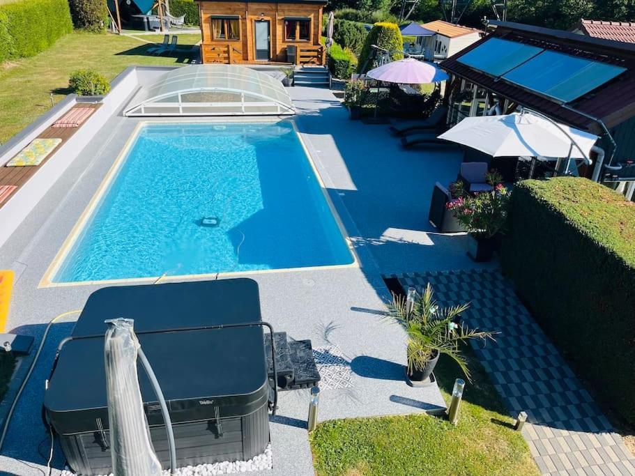 Chalet 2 Personnes Avec Jacuzzi Et Piscine Saisonniere Partagee Corcieux Buitenkant foto