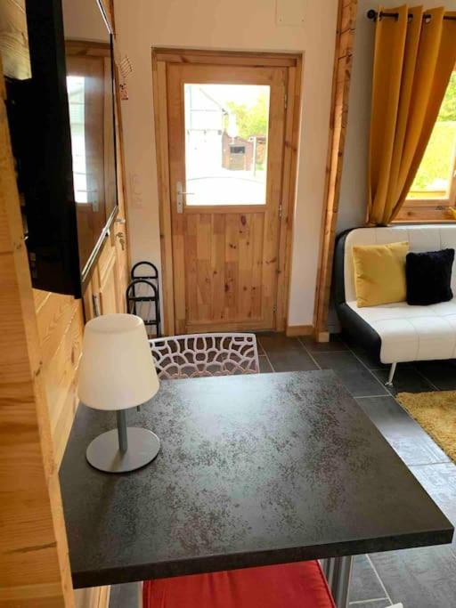 Chalet 2 Personnes Avec Jacuzzi Et Piscine Saisonniere Partagee Corcieux Buitenkant foto