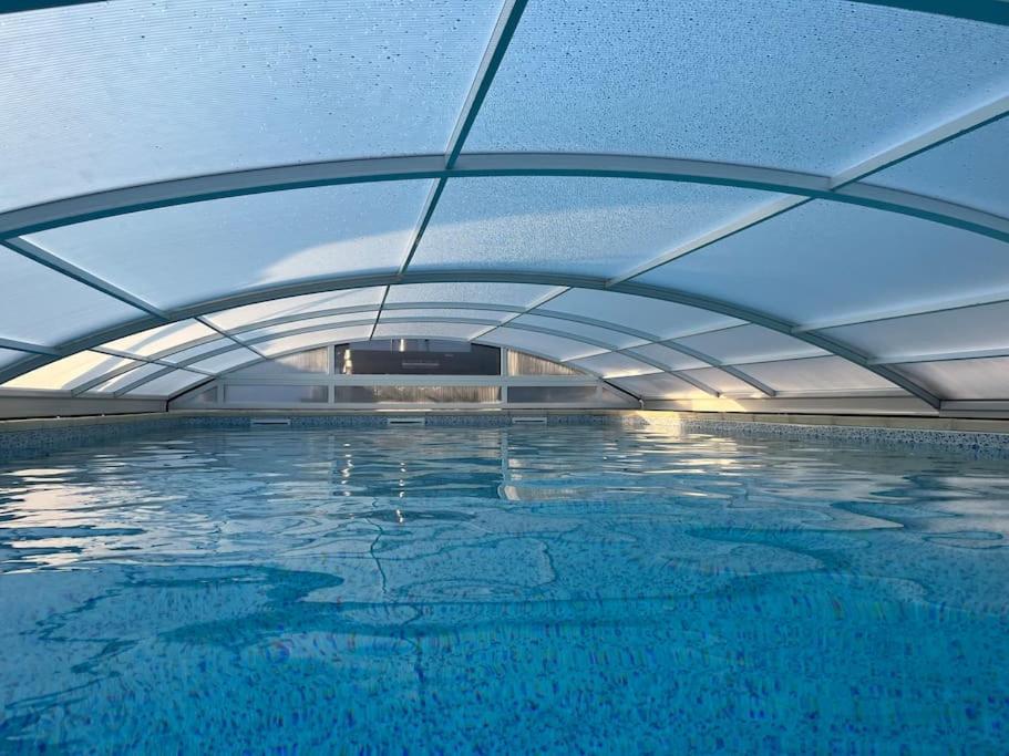Chalet 2 Personnes Avec Jacuzzi Et Piscine Saisonniere Partagee Corcieux Buitenkant foto